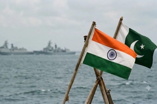 Ấn Độ và Pakistan tranh cãi về vụ va chạm tàu hải quân