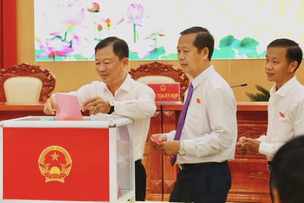 An Giang có hơn 56.000 người làm việc hưởng lương từ ngân sách