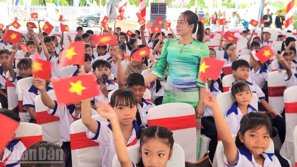 An Giang khai giảng năm học mới và khánh thành 3 trường nội trú biên giới