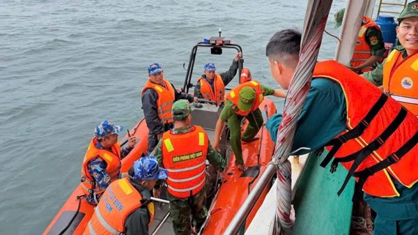 An Giang: Trục vớt 2 thi thể thuyền viên và tàu kéo gặp nạn