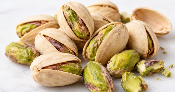 Ăn hạt dẻ cười có thực sự giúp ngủ ngon hơn?