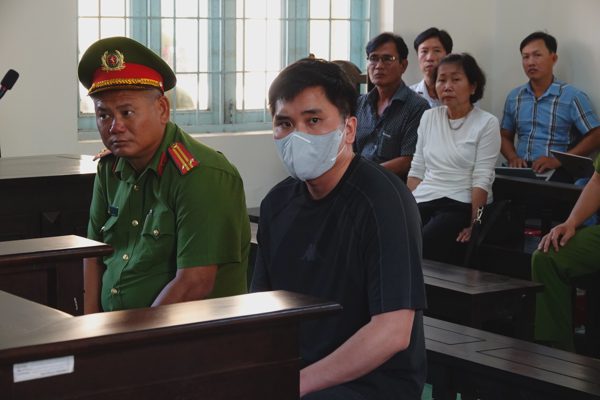 An ninh siết chặt tại phiên tòa xử tài xế cán chết nữ sinh ở Vĩnh Long