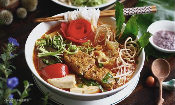 Ăn uống đồ nóng trên 65 độ C làm tăng nguy cơ tổn thương niêm mạc