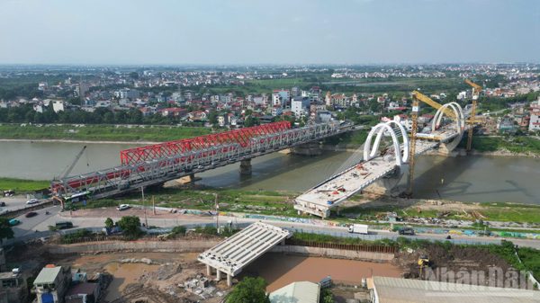 [Ảnh] Cận cảnh cầu Đuống mới chuẩn bị hợp long sau gần 3 năm thi công