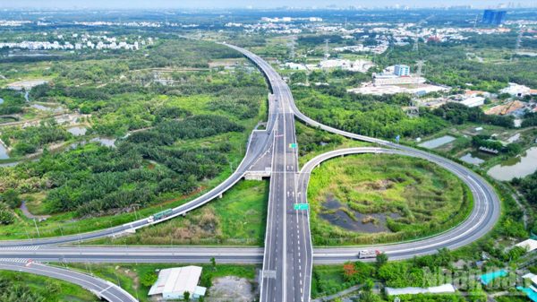 [Ảnh] Cao tốc Bến Lức-Long Thành dài 57,8km trước ngày thông xe