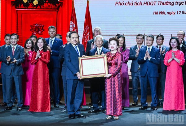 [Ảnh] Chủ tịch Quốc hội Trần Thanh Mẫn dự Lễ đón nhận Huân chương Lao động hạng Nhất của Tập đoàn BRG và Ngân hàng SeABank