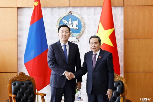 [Ảnh] Chủ tịch Quốc hội Trần Thanh Mẫn hội kiến Thủ tướng Mông Cổ