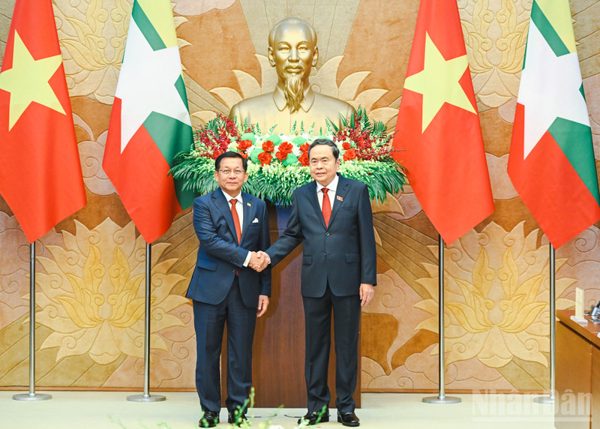 [Ảnh] Chủ tịch Quốc hội Trần Thanh Mẫn hội kiến Tổng thống Myanmar Min Aung Hlaing