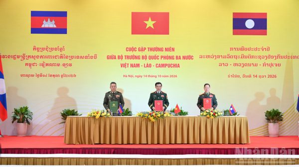 [Ảnh] Cuộc gặp giữa ba Bộ trưởng Quốc phòng Việt Nam-Lào-Campuchia