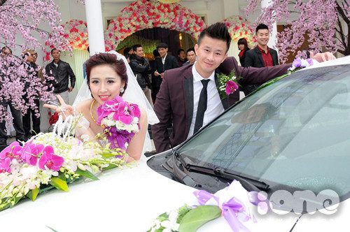 Ảnh cưới nhí nhảnh của 'công chúa' thể dục nghệ thuật