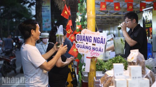 [Ảnh] Hàng nghìn người dân thích thú tham dự Lễ hội Đồ uống Hà Nội năm 2026