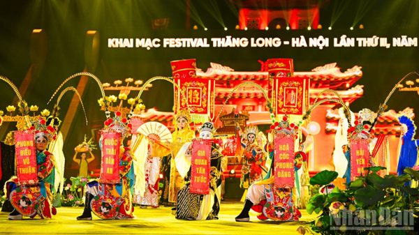 [Ảnh] Hoàng thành Thăng Long rực sáng trong đêm khai mạc Festival Thăng Long-Hà Nội 2026