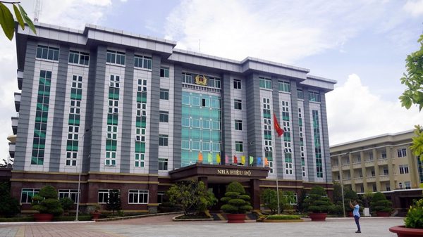 [Ảnh] Học sinh của Trường Văn hóa Công an nhân dân V sẵn sàng vào năm học mới