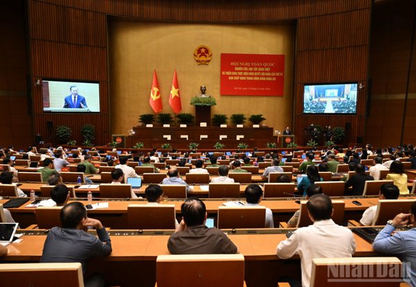 [Ảnh] Hội nghị toàn quốc nghiên cứu, học tập, quán triệt và triển khai thực hiện Nghị quyết Hội nghị lần thứ tư Ban Chấp hành Trung ương Đảng khóa XIV