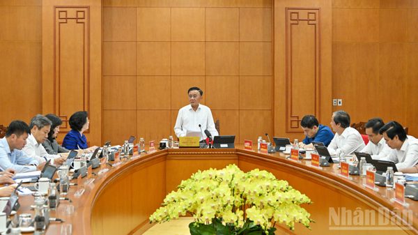 [Ảnh] Thường trực Ban Bí thư Trần Cẩm Tú chủ trì sơ kết 1 năm thực hiện Nghị quyết số 72-NQ/TW