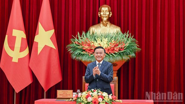 [Ảnh] Thường trực Ban Bí thư Trần Cẩm Tú tiếp Đoàn cán bộ lãnh đạo trẻ Đảng Nhân dân Campuchia (CPP)