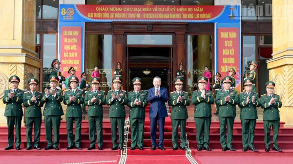 [Ảnh] Tổng Bí thư, Chủ tịch nước Tô Lâm dự Lễ kỷ niệm 80 năm Ngày truyền thống Lực lượng vũ trang Quân khu 2