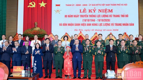 [Ảnh] Tổng Bí thư, Chủ tịch nước Tô Lâm dự Lễ kỷ niệm 80 năm Ngày truyền thống lực lượng vũ trang Thủ đô