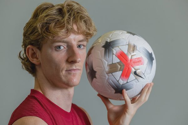 Anthony Gordon: 'Ở Barca, không thông minh là tự sát'