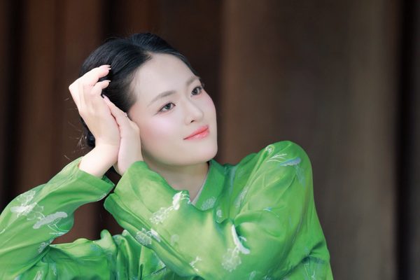 Áo dài tôn nhan sắc Hoa hậu Việt Nam 2026 giữa miền di sản