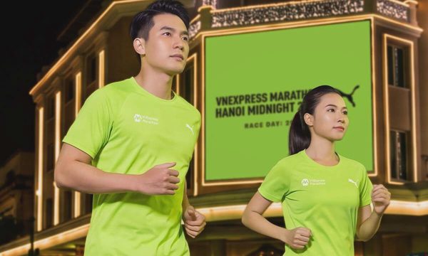 Áo đấu VnExpress Marathon Hanoi Midnight 2026 tối giản cho chạy đêm