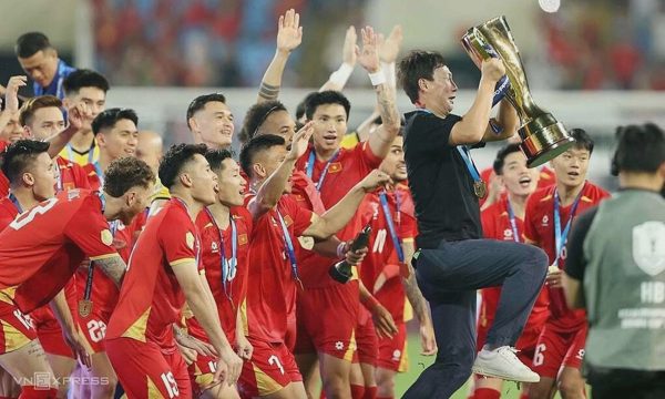 Ảo tưởng Việt Nam 'chơi bóng đá đẹp'
