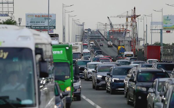 Áp lực đi lại trên cao tốc TP.HCM - Long Thành ngày càng tăng, chờ ngày hoàn thành mở rộng