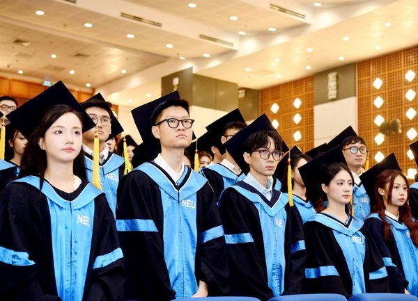 Áp lực tăng học phí đại học