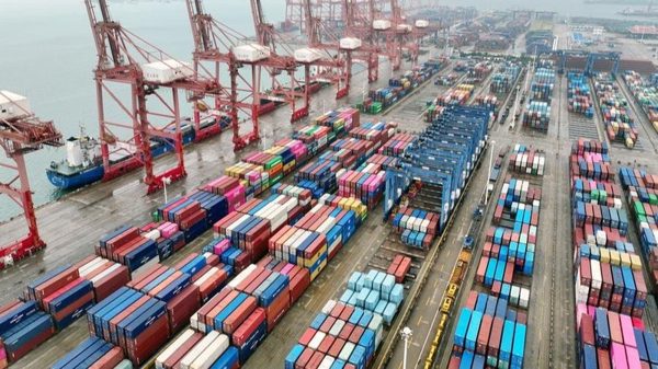 Áp lực từ các cú sốc đối với kinh tế thế giới