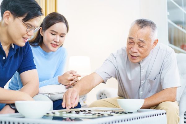 Áp lực tuổi 35-44: Lo cho cả nhà và nỗi lo tự chủ tài chính khi về già