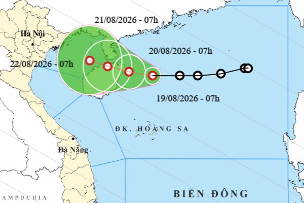 Áp thấp nhiệt đới mạnh thêm, di chuyển chậm trên Bắc Biển Đông