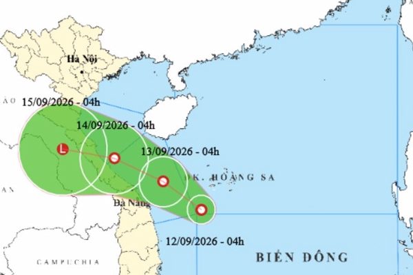 Áp thấp nhiệt đới mới trên Biển Đông hướng về Nghệ An đến TP Huế