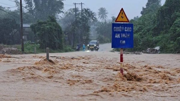 Áp thấp suy yếu, Quảng Trị vẫn tiếp tục tăng cường ứng phó mưa lũ