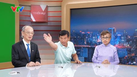 'Giọng đọc huyền thoại VTV' Kim Tiến, Thanh Hùng hội ngộ và thước phim gây xúc động