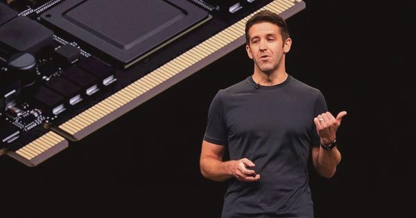 Apple bất ngờ 'quay xe' thiết bị đầy tham vọng của tân CEO John Ternus