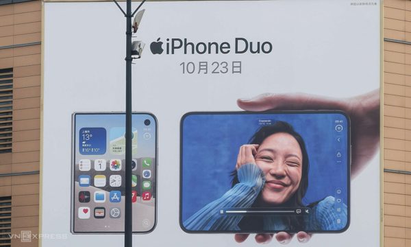 Apple bị đánh giá 'sai lầm' khi cho đặt mua iPhone Duo