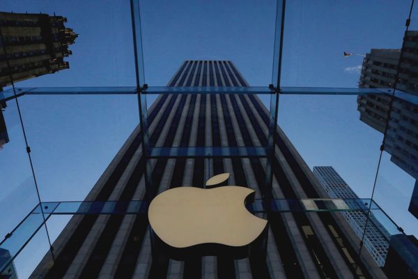 Apple trở thành doanh nghiệp có giá trị lớn nhất thế giới