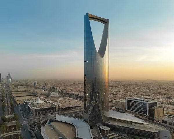 Ảrập Xêút đóng cửa tòa nhà biểu tượng giữa làn sóng tấn công của Houthi, hai phi công thiệt mạng