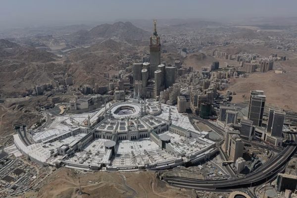 Ảrập Xêút tuyên bố bắn hạ UAV của nhóm thân Iran ở thánh địa Mecca