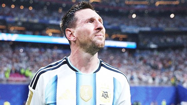 Argentina triệu tập Messi
