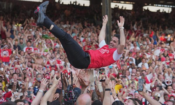 Arsenal có khả năng vô địch Ngoại hạng Anh gấp đôi Man City