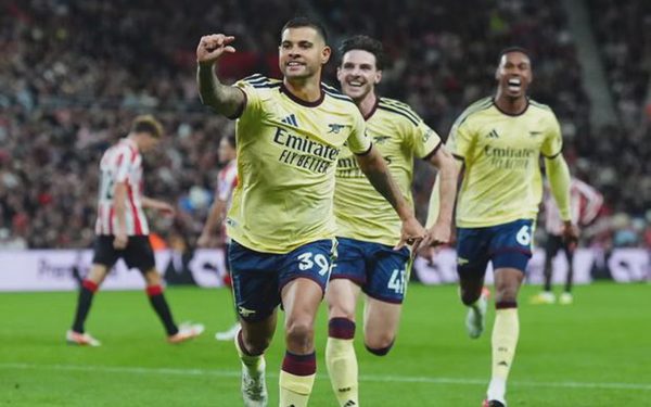 Arsenal giữ mạch toàn thắng, HLV Arteta vẫn chỉ trích trọng tài vì 'quả phạt đền ngớ ngẩn'