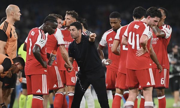 Arteta chủ động tạo nghịch cảnh để rèn Arsenal