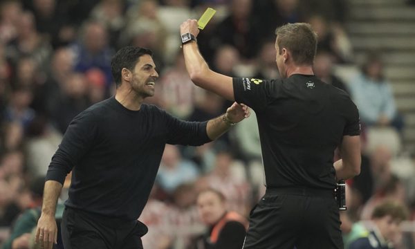 Arteta: 'Xem 20 lần vẫn không hiểu vì sao Arsenal bị thổi phạt đền'