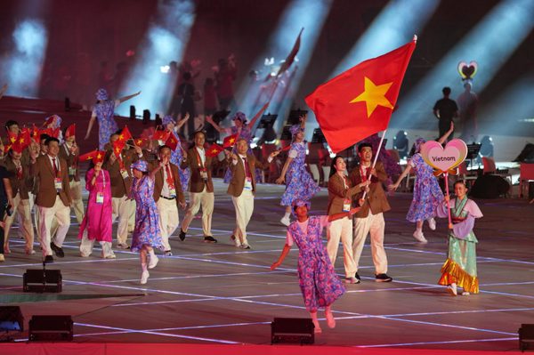 Asiad chính thức khai mạc, ấn tượng mạnh với màn kết hợp truyền thống và hiện đại