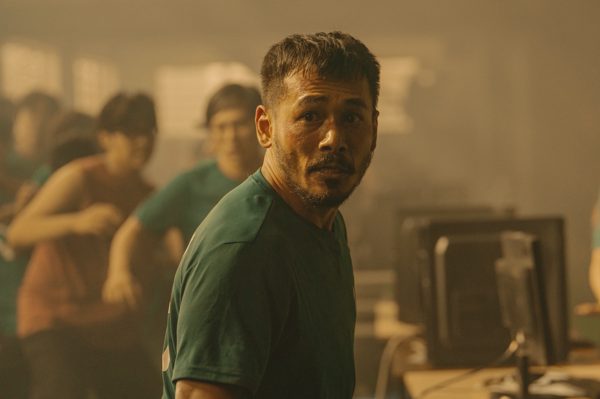 "Át chủ bài" phim Trại buôn người: Có vợ người mẫu, suýt liệt vì ô tô đè