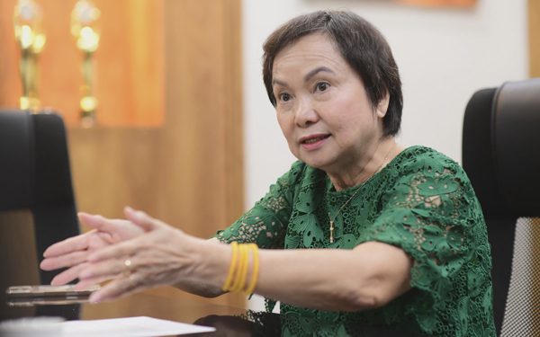 Bà Cao Thị Ngọc Dung và gia đình sẽ bán cổ phiếu để cho PNJ vay vốn tái thiết