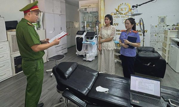 Bà chủ spa bị khởi tố vì tự tiêm filler, nâng mũi cho khách