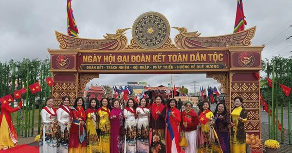 Bà Hà Thị Nga dự Ngày hội Đại đoàn kết toàn dân tộc tại châu Âu