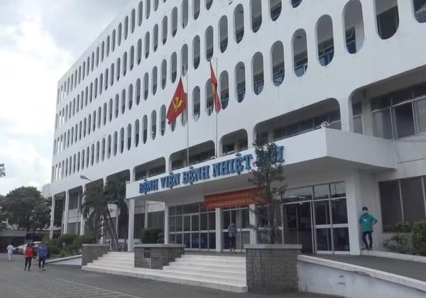 Ba học sinh cùng trường mắc não mô cầu, một em đã tử vong